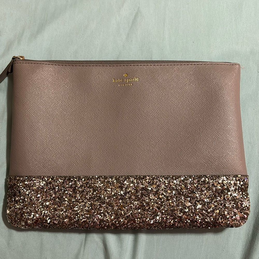 NWOT Kate spade cosmetic gray bag